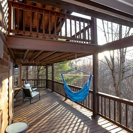 Treetops Cabin Easy To Asheville With Fast Wifi And Great View Swiss Bagian luar foto