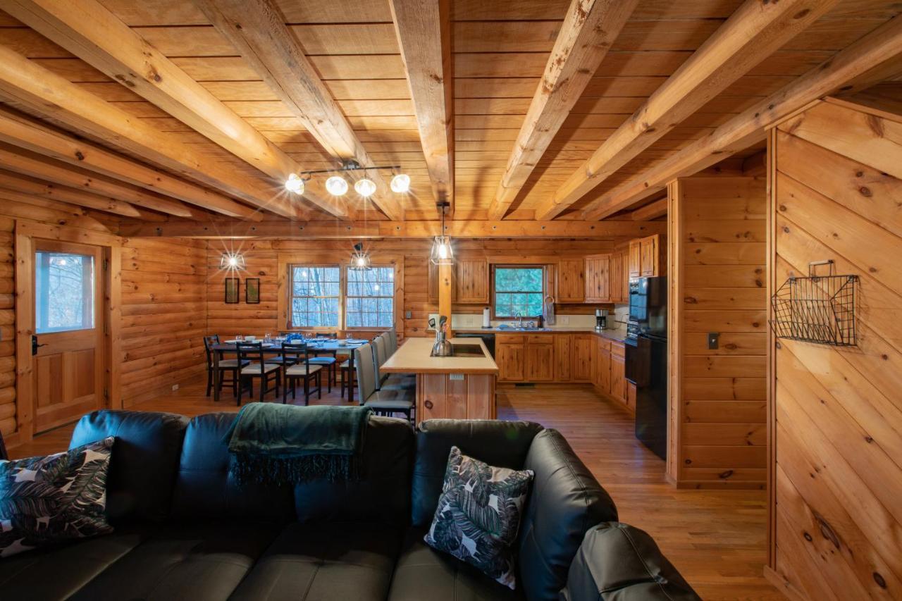 Treetops Cabin Easy To Asheville With Fast Wifi And Great View Swiss Bagian luar foto