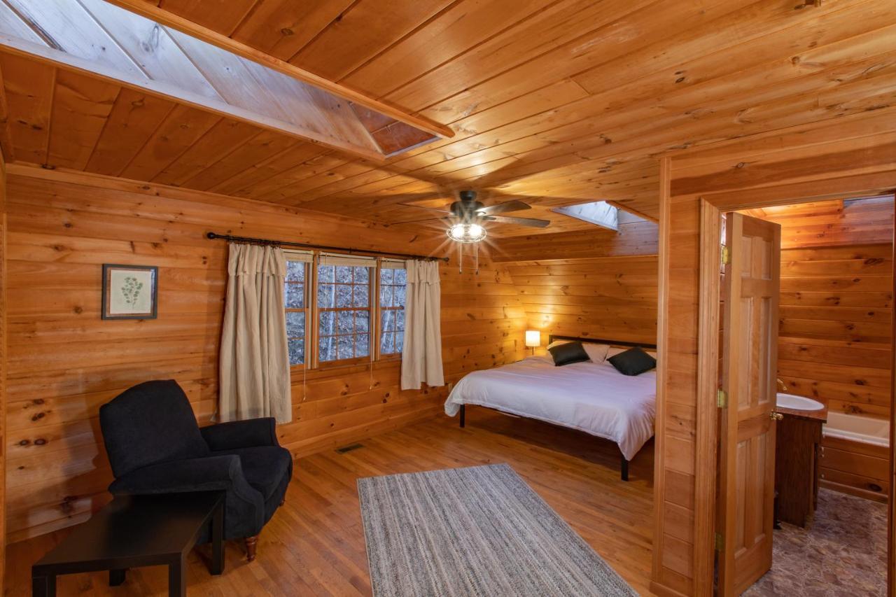 Treetops Cabin Easy To Asheville With Fast Wifi And Great View Swiss Bagian luar foto