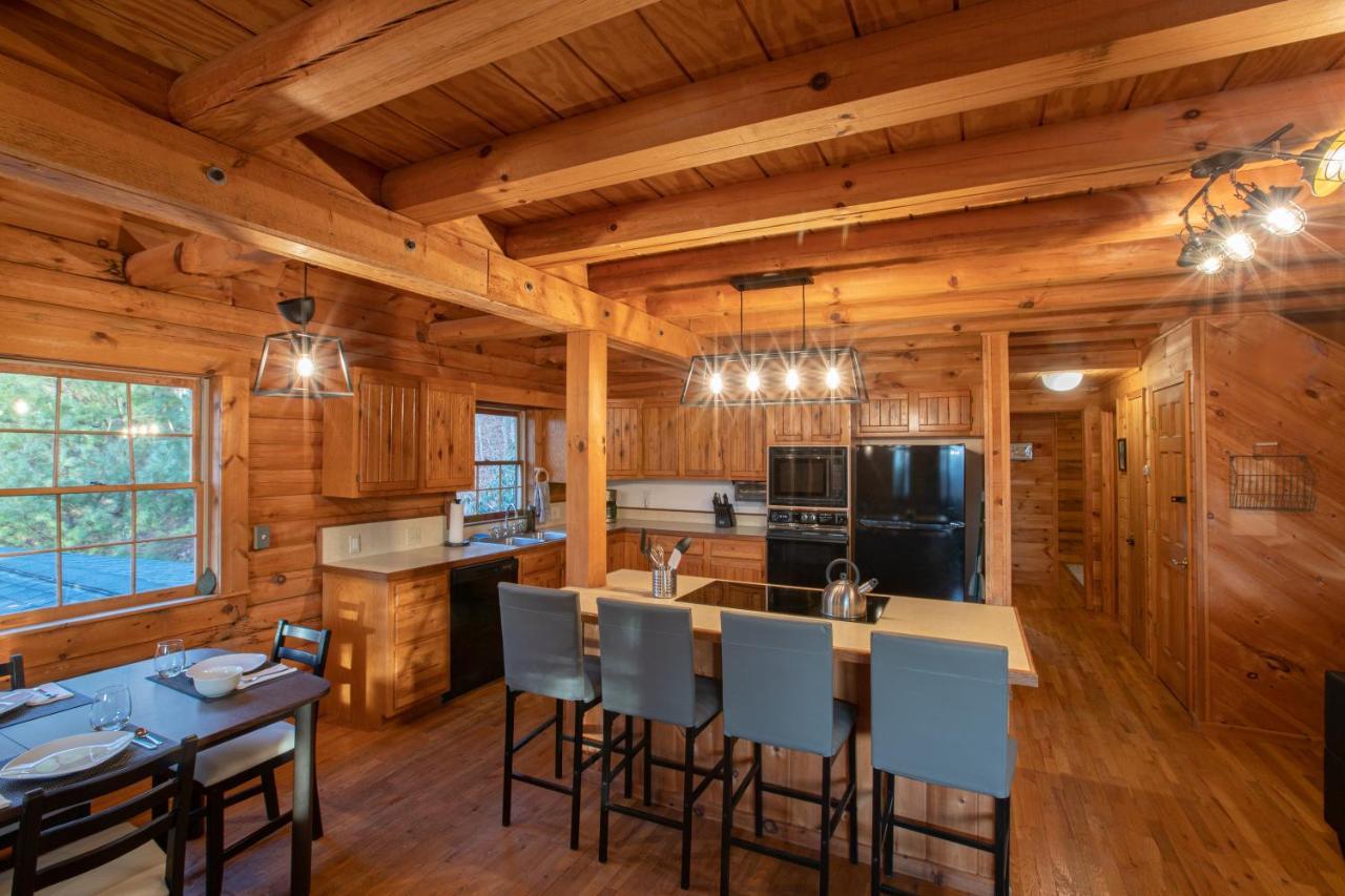 Treetops Cabin Easy To Asheville With Fast Wifi And Great View Swiss Bagian luar foto