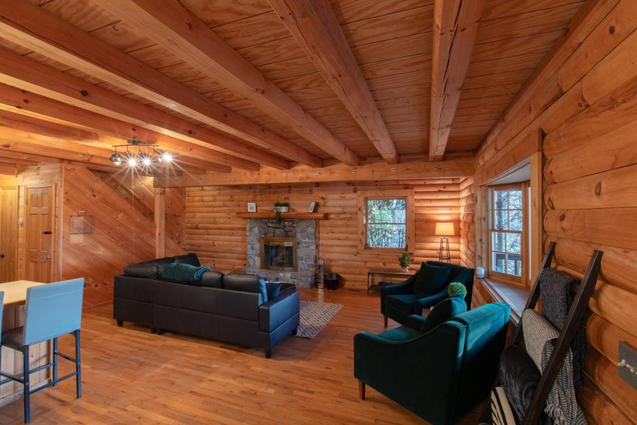Treetops Cabin Easy To Asheville With Fast Wifi And Great View Swiss Bagian luar foto