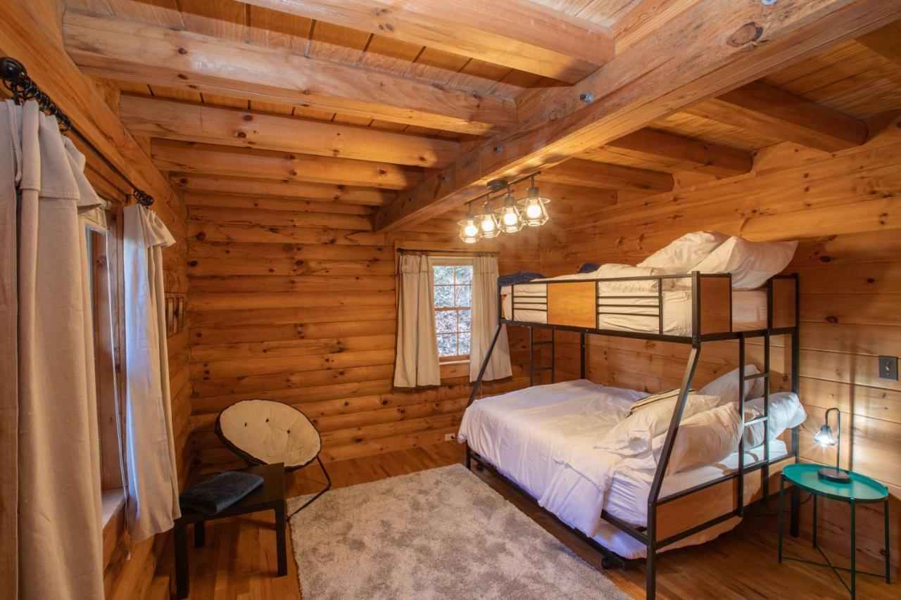 Treetops Cabin Easy To Asheville With Fast Wifi And Great View Swiss Bagian luar foto
