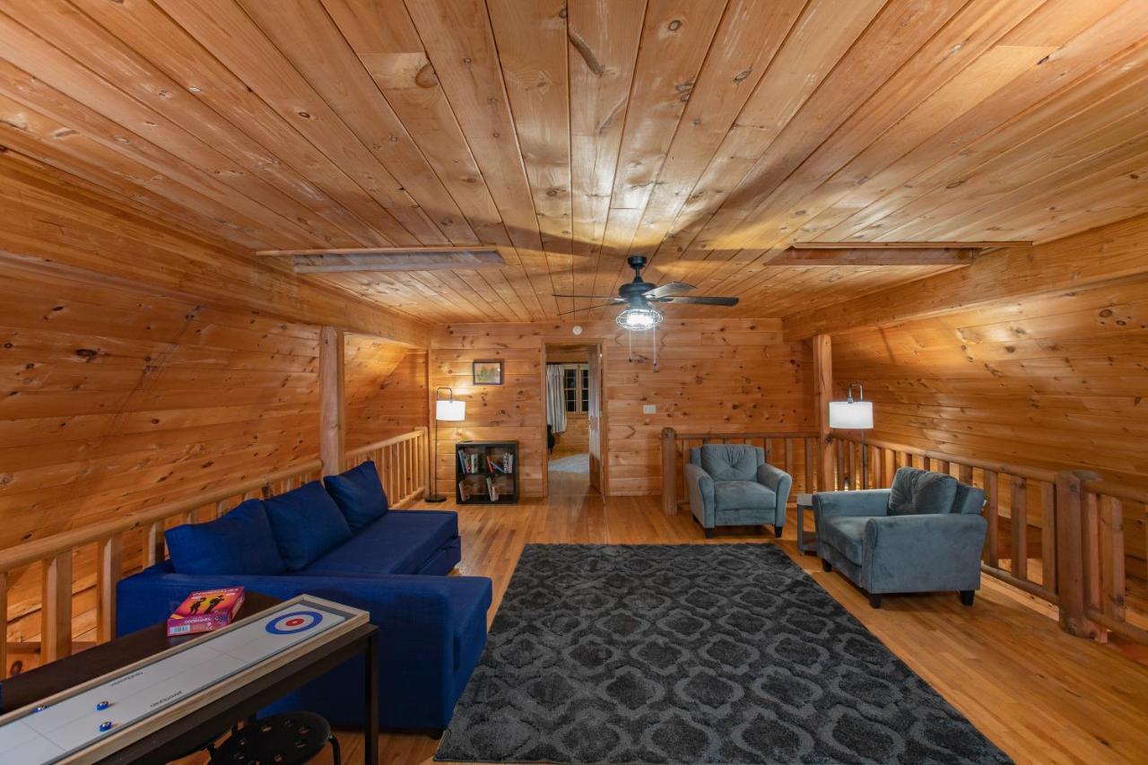 Treetops Cabin Easy To Asheville With Fast Wifi And Great View Swiss Bagian luar foto