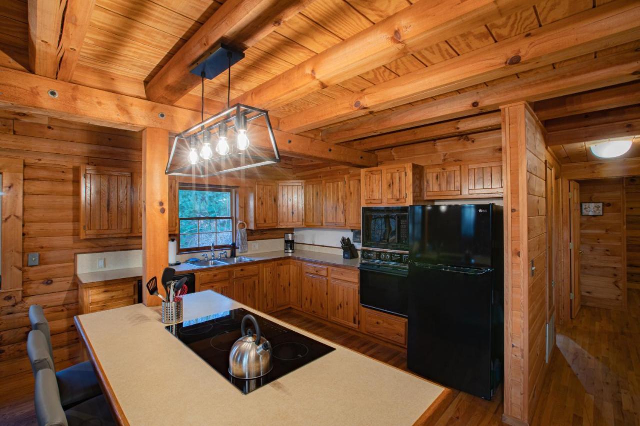 Treetops Cabin Easy To Asheville With Fast Wifi And Great View Swiss Bagian luar foto