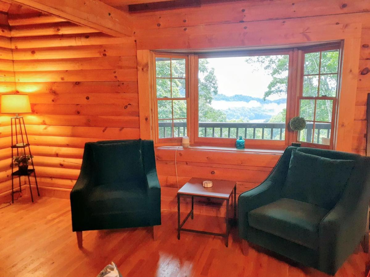 Treetops Cabin Easy To Asheville With Fast Wifi And Great View Swiss Bagian luar foto